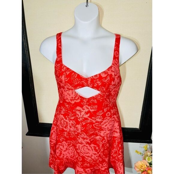 BCBG Red Floral Dress - NWT - Size 0 - Picture 6 of 8